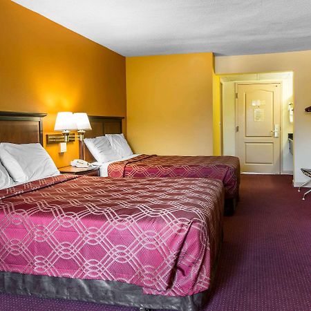Econo Lodge At Six Flags Austell Kültér fotó