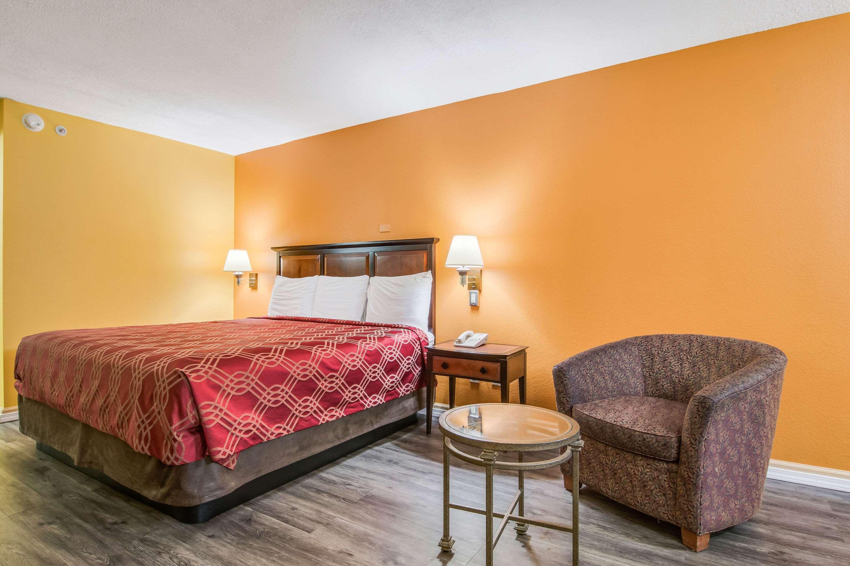 Econo Lodge At Six Flags Austell Kültér fotó