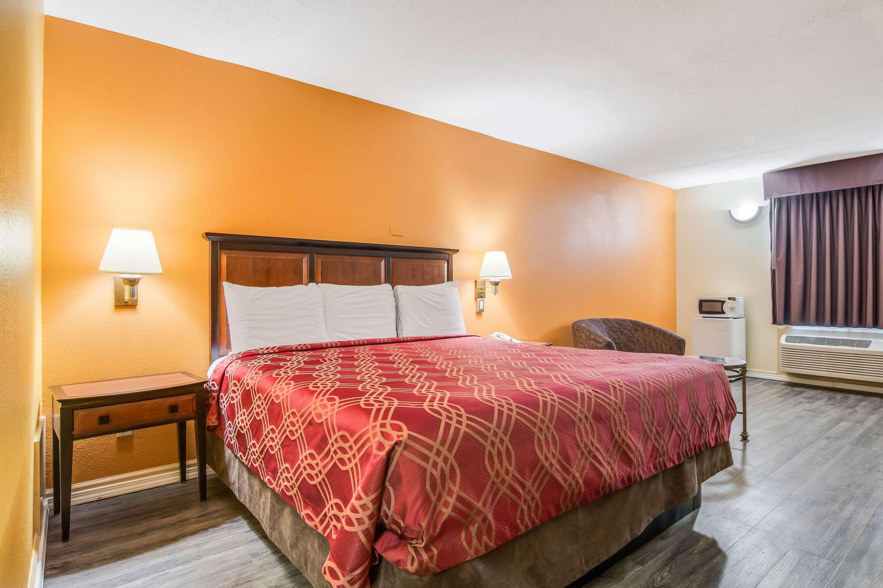 Econo Lodge At Six Flags Austell Kültér fotó