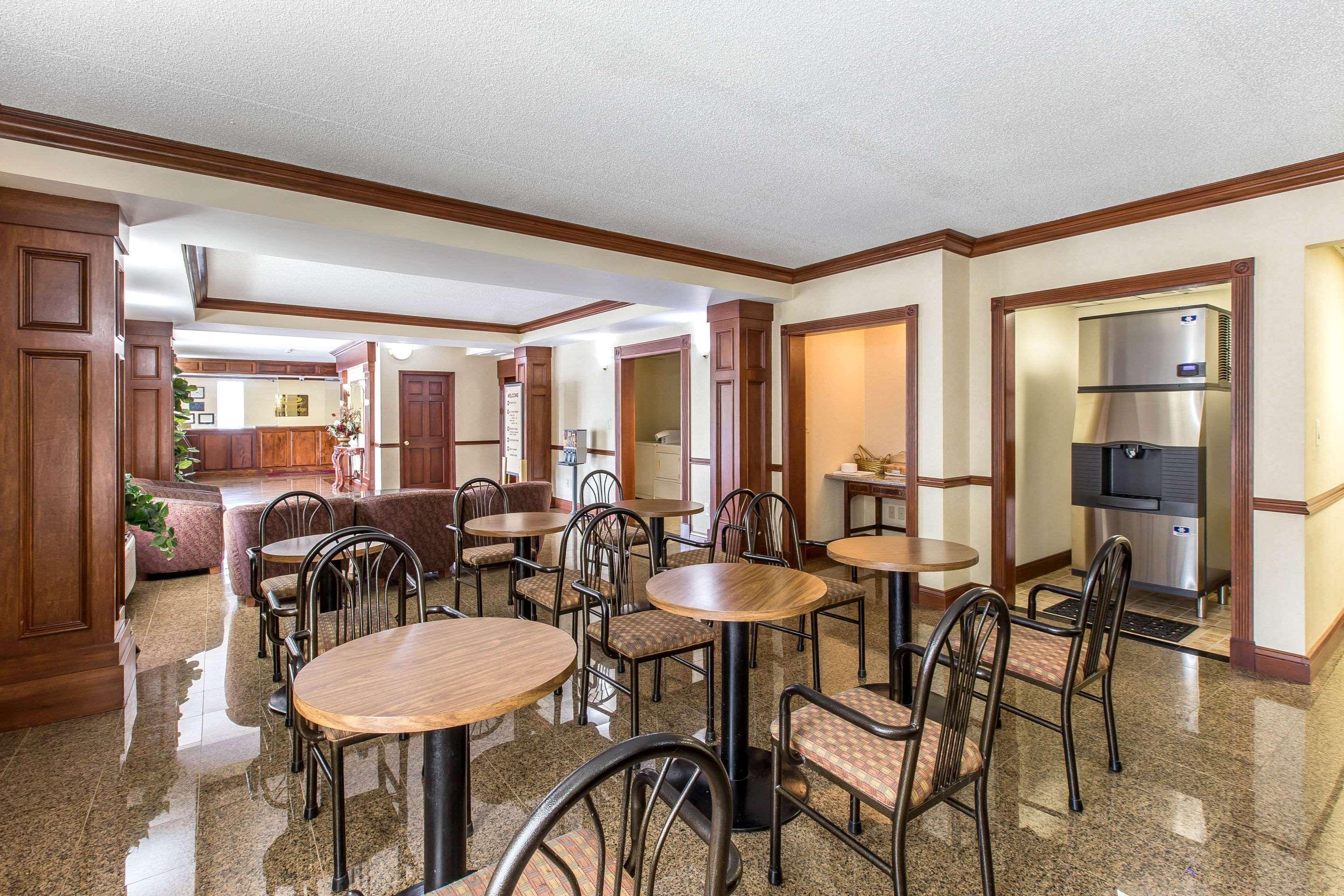 Econo Lodge At Six Flags Austell Kültér fotó